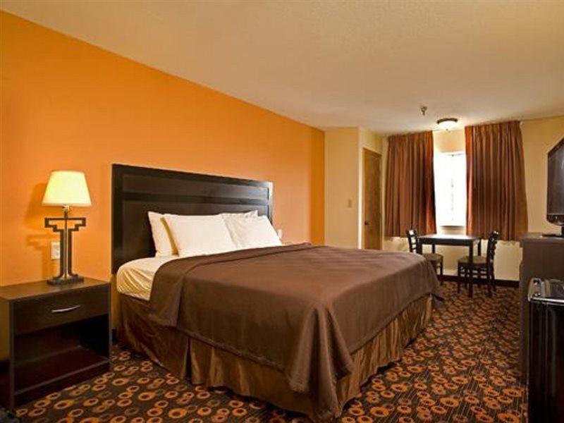 Econo Lodge Inn & Suites Santa Fe Exterior photo