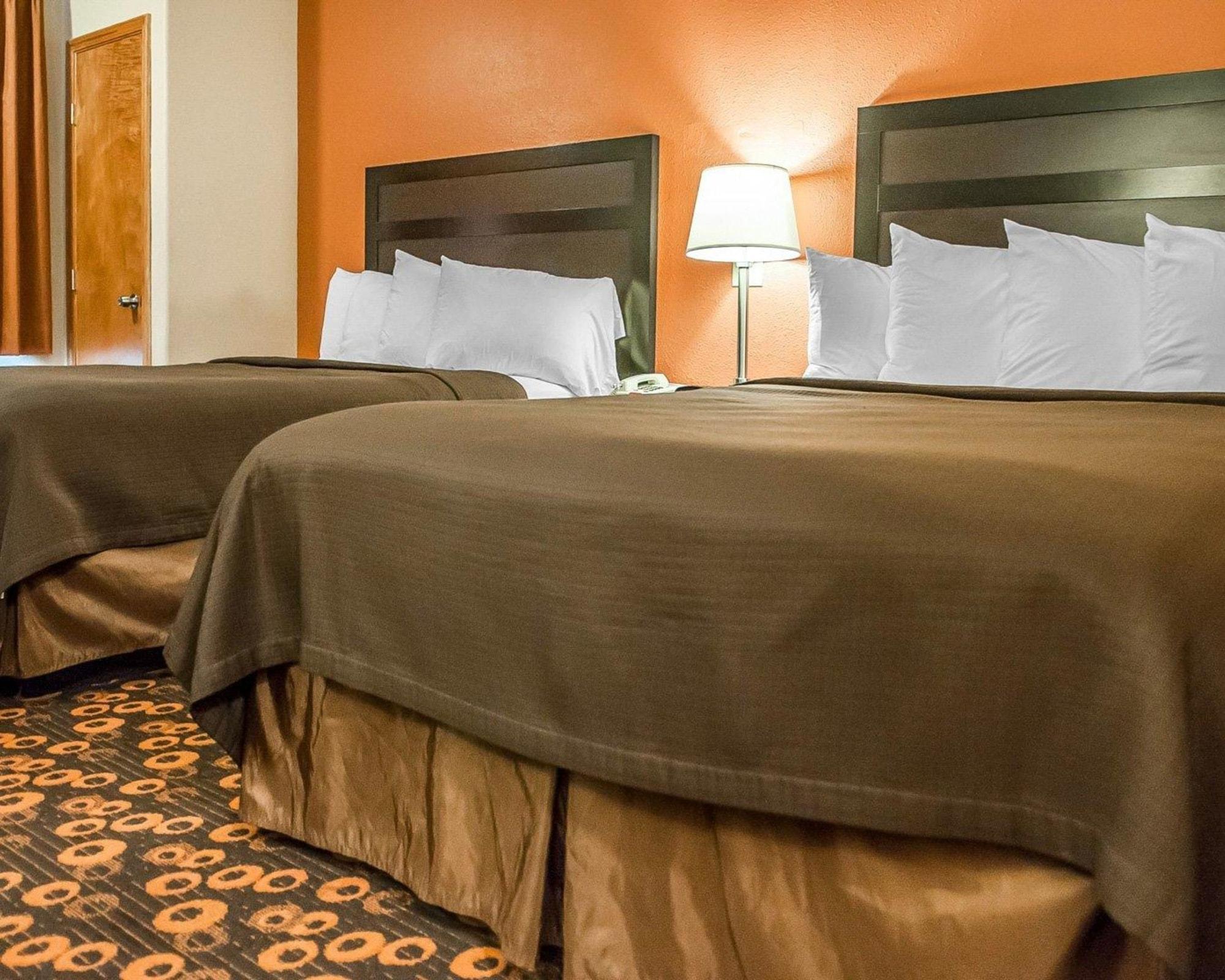 Econo Lodge Inn & Suites Santa Fe Exterior photo