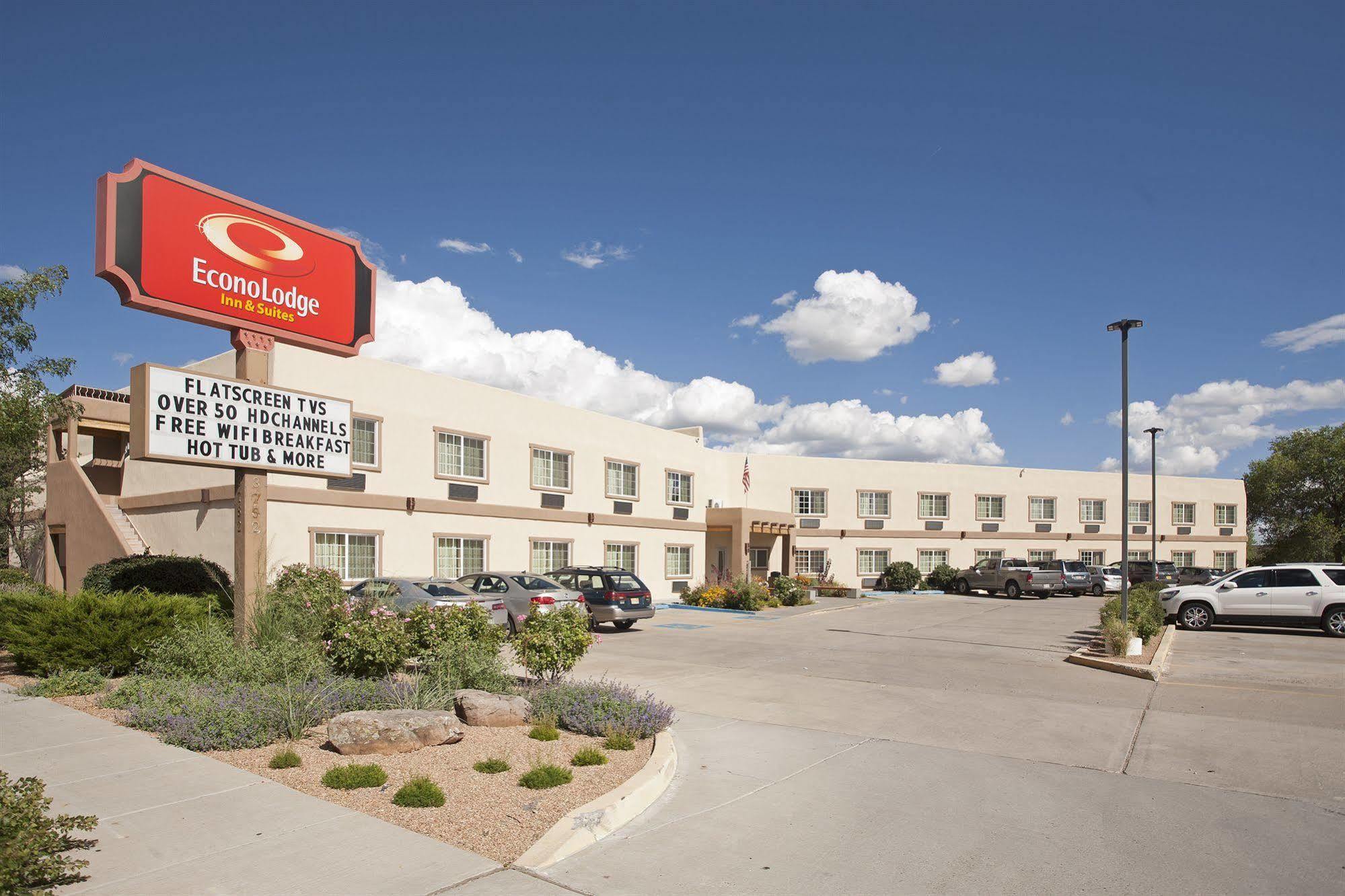 Econo Lodge Inn & Suites Santa Fe Exterior photo