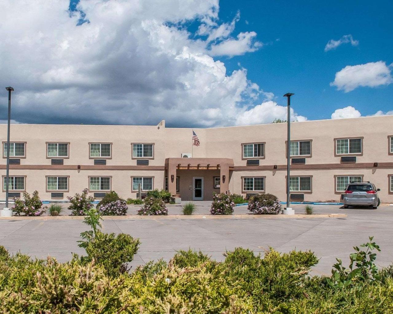 Econo Lodge Inn & Suites Santa Fe Exterior photo