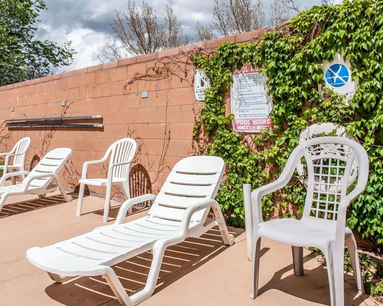 Econo Lodge Inn & Suites Santa Fe Exterior photo
