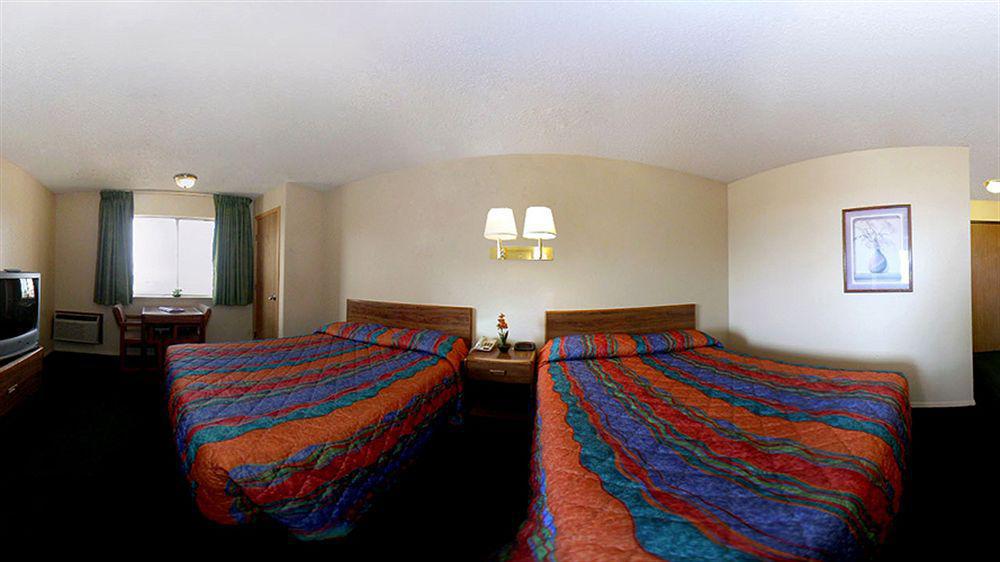 Econo Lodge Inn & Suites Santa Fe Exterior photo